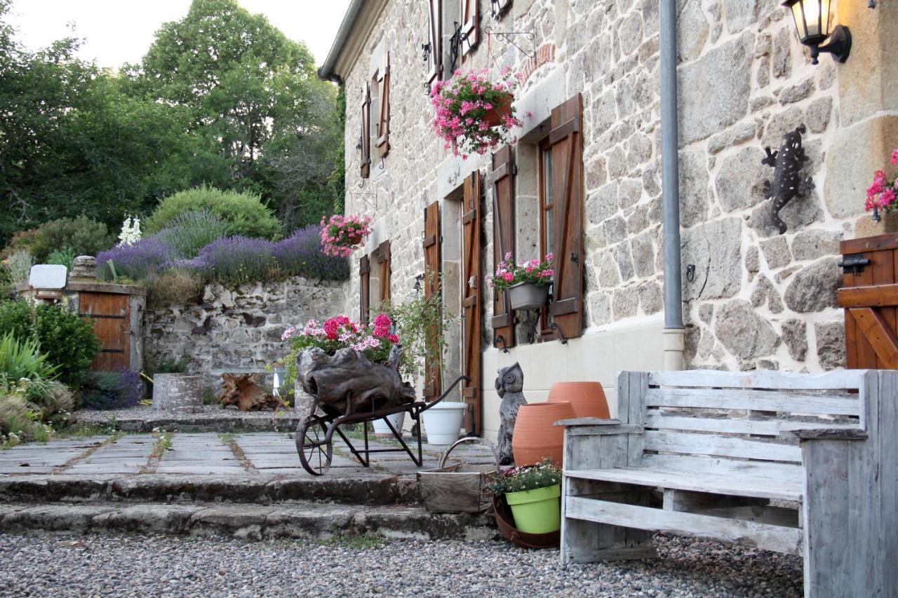 Bed and Breakfast La Belle Âme à Saint-Priest-des-Champs Extérieur photo