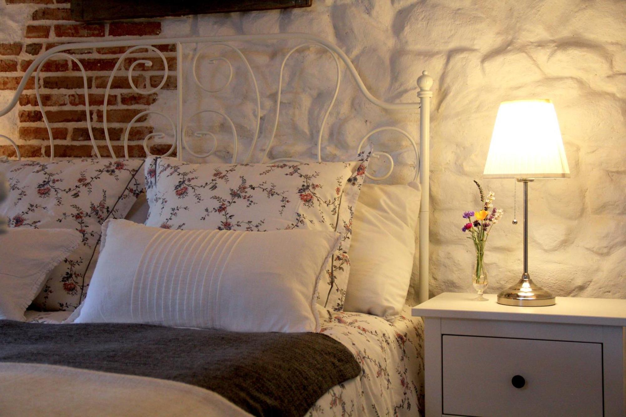 Bed and Breakfast La Belle Âme à Saint-Priest-des-Champs Chambre photo