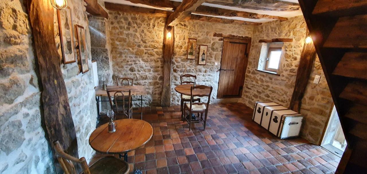 Bed and Breakfast La Belle Âme à Saint-Priest-des-Champs Extérieur photo